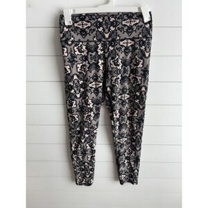 Fabletics L Lisette High waisted Capri Nude Black Lace Couture Legging 0698